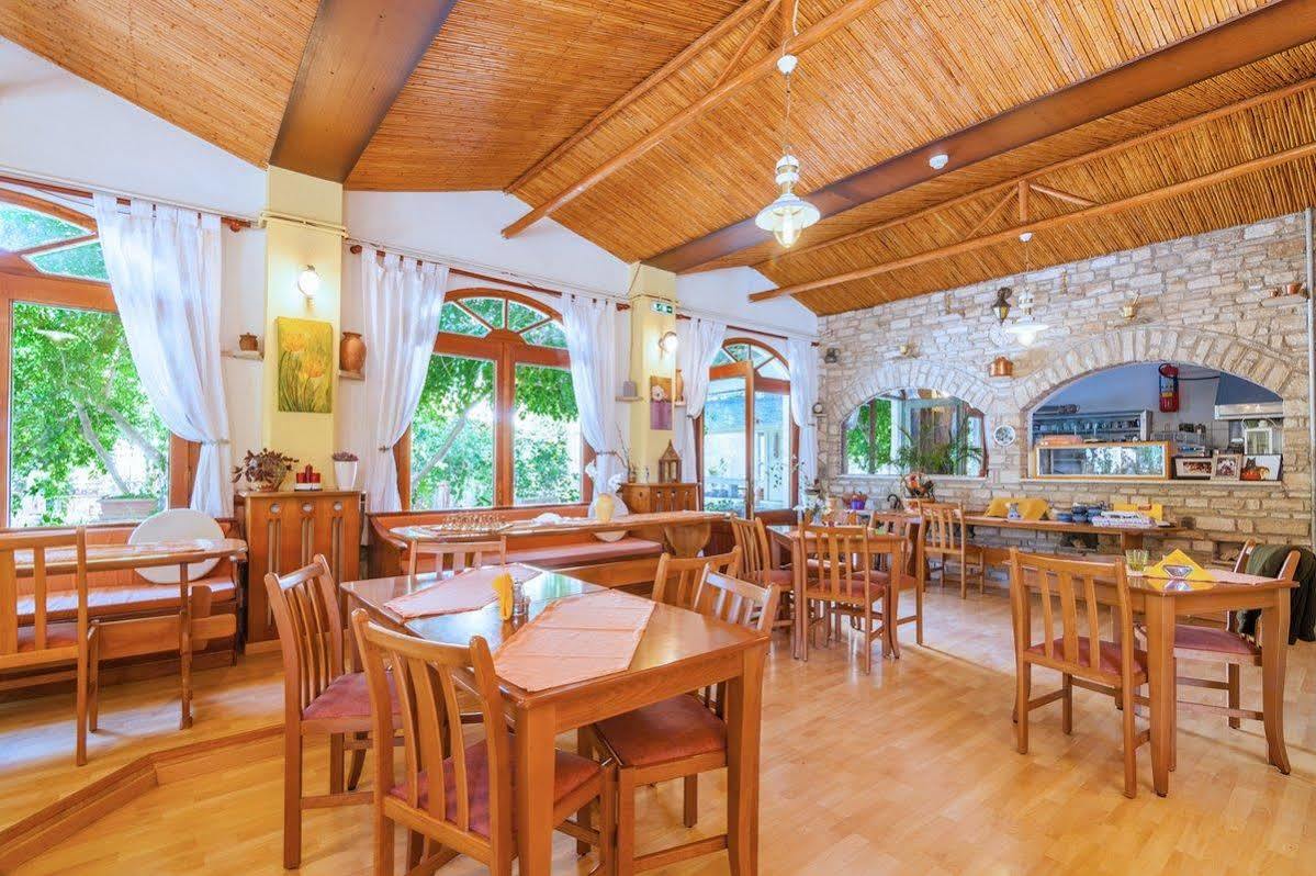 Hotel Venetia Ireo  Bagian luar foto
